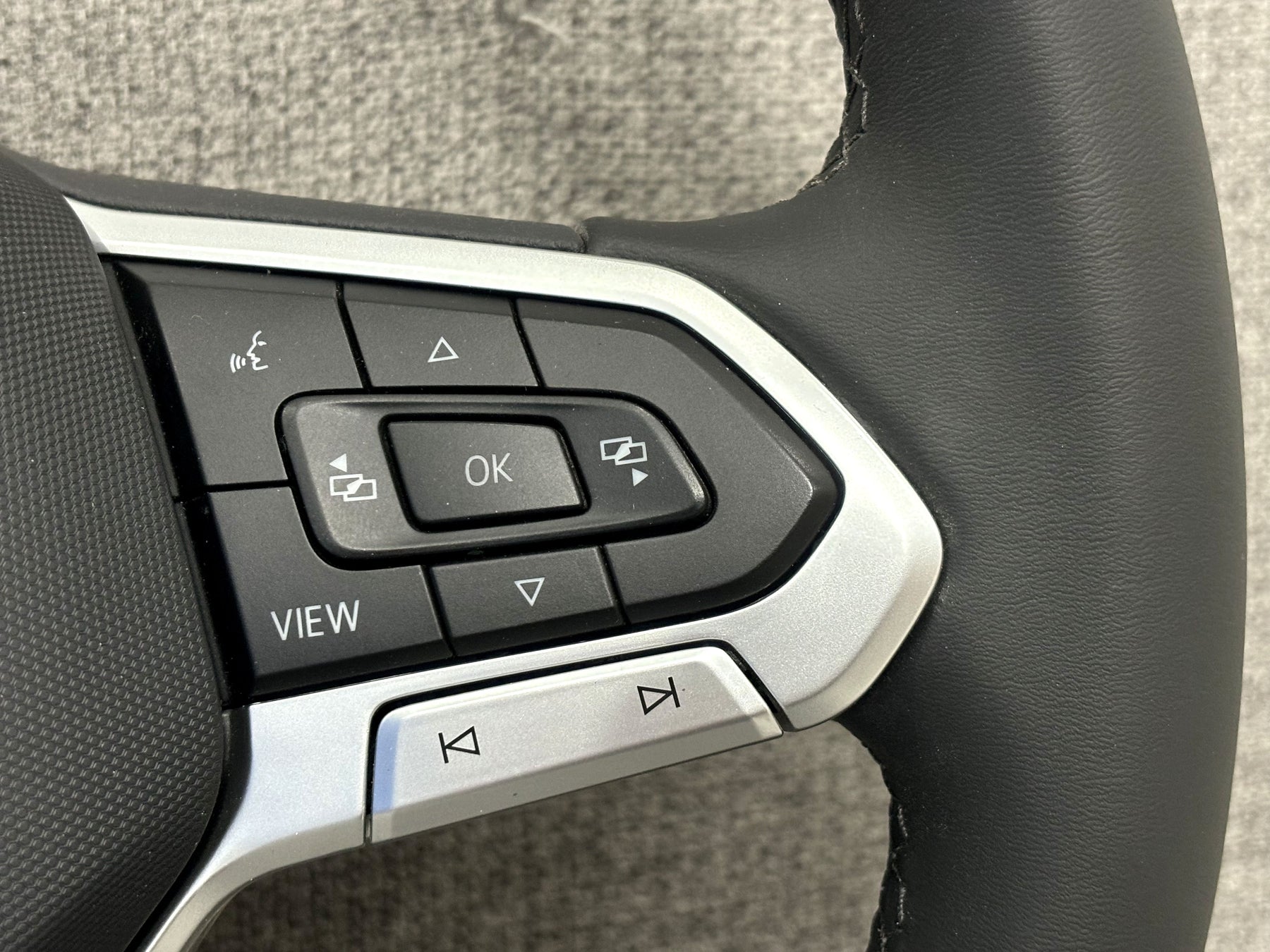 VW GOLK MK8 PASSAT B8 B9 CADDY TIGUAN T-ROC Steering Wheel Manual Cruise control