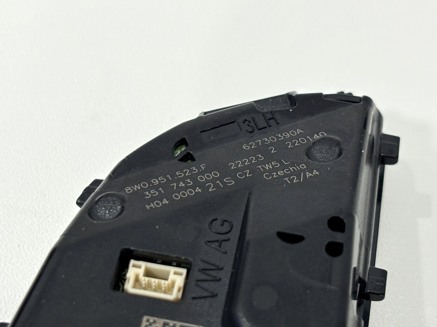 AUDI A1 A3 A4 A5 Q2 Buttons 8W0951523F