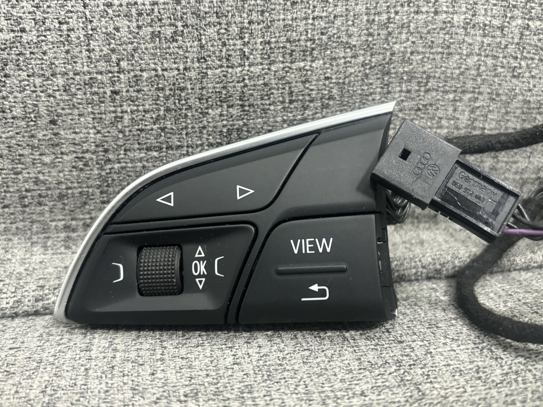 AUDI Q3 Q5 Q7 Q8 A4 AVANT Buttons 4M0951523