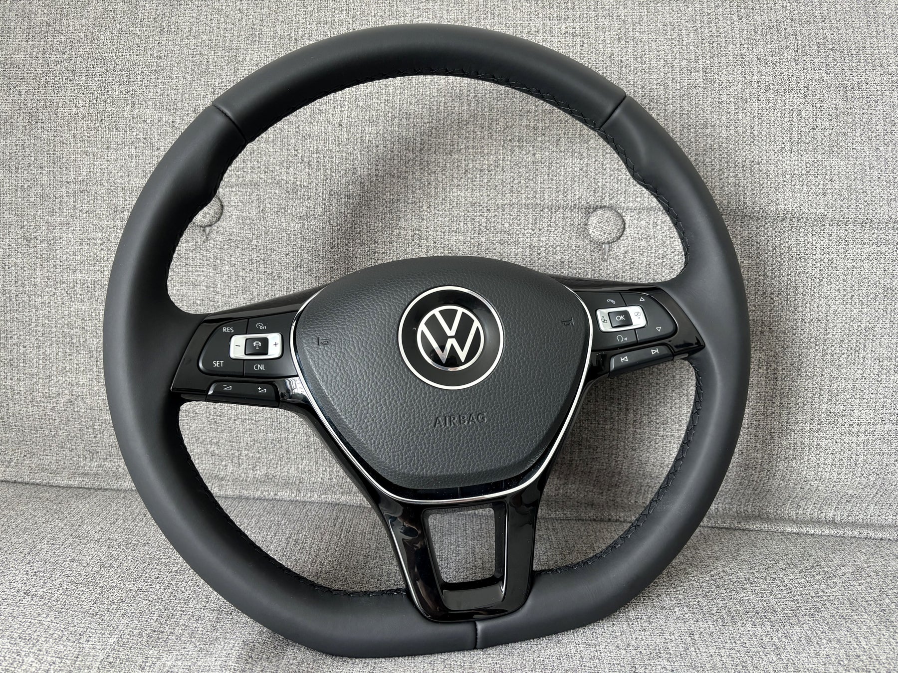 VW GOLF TIGUAN POLO TOUAN T-ROC PASSAT SHARAN Flat Bottom Steering Wheel ACC