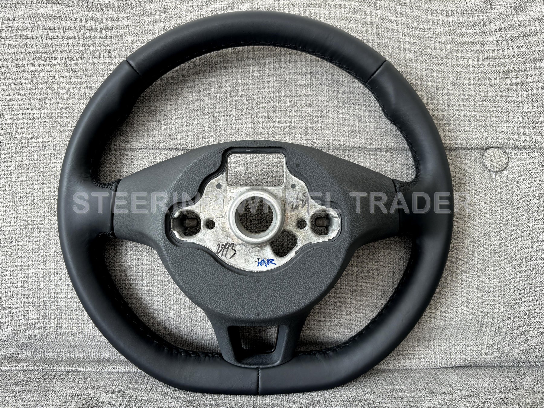 VW AMAROK TRANSPORTER T6 MULTIVAN PASSAT POLO GOLF Leather Steering Wheel Manual