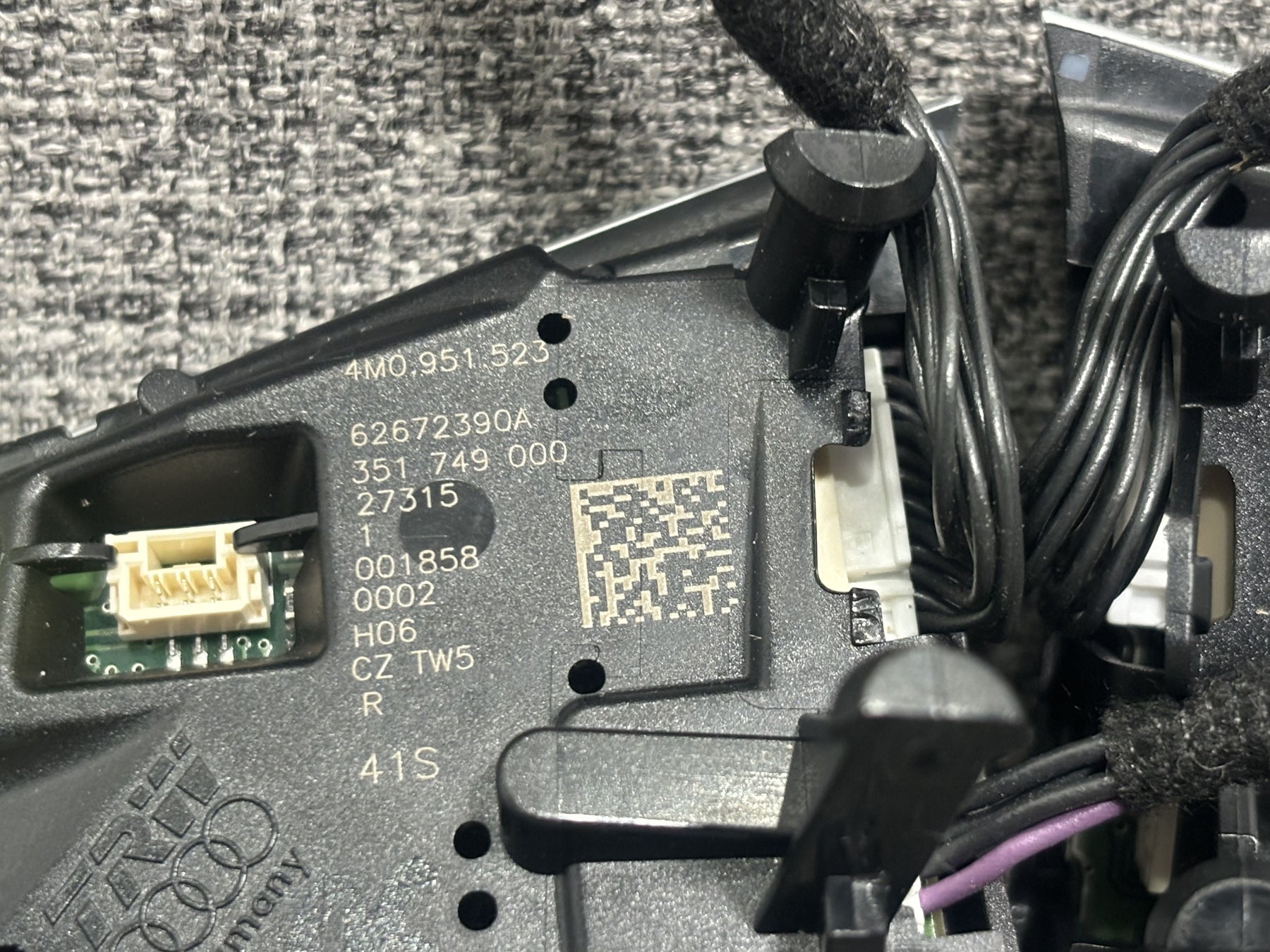 AUDI Q3 Q5 Q7 Q8 A4 AVANT Buttons 4M0951523