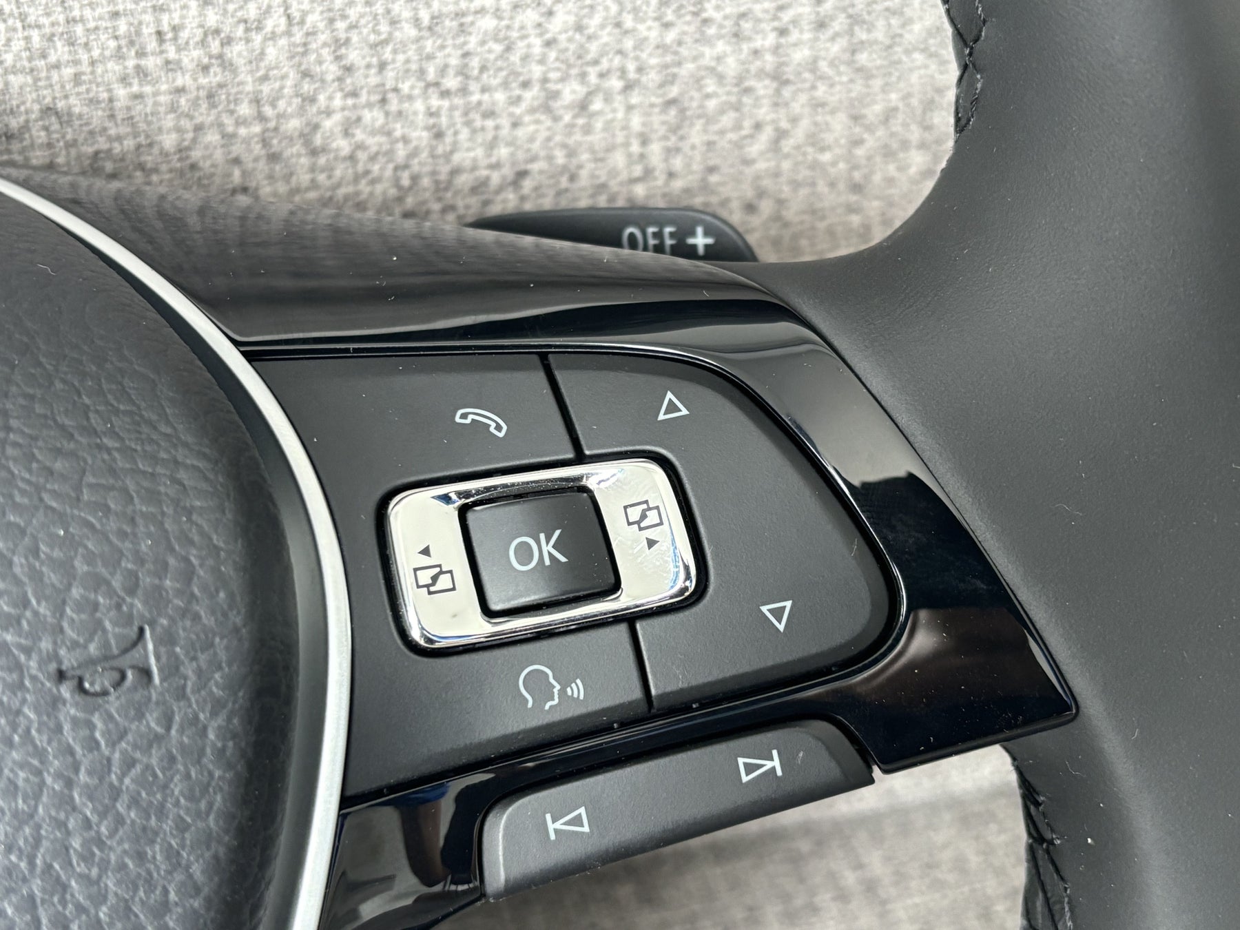 VW TIGUAN TOUAN T-ROC PASSAT SHARAN GOLF Flat Steering Wheel With Paddles Acc