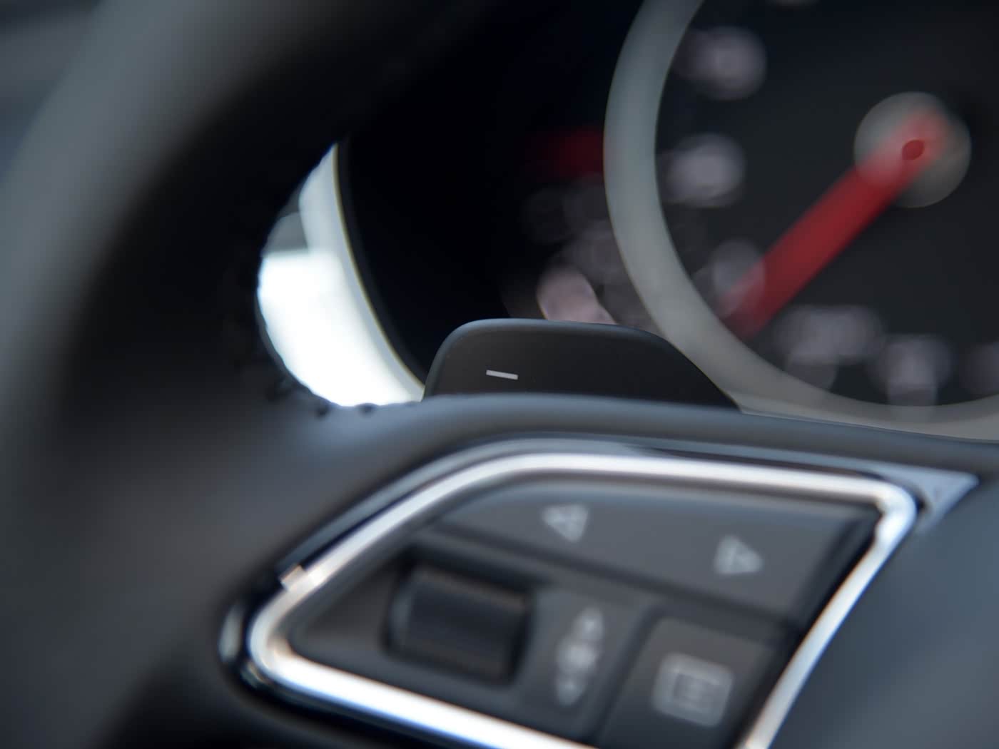 AUDI A4 A5 A6 A7 A8 Q5 Q7 B8 C7 4G 8R Leather Round Steering Wheel With Paddles