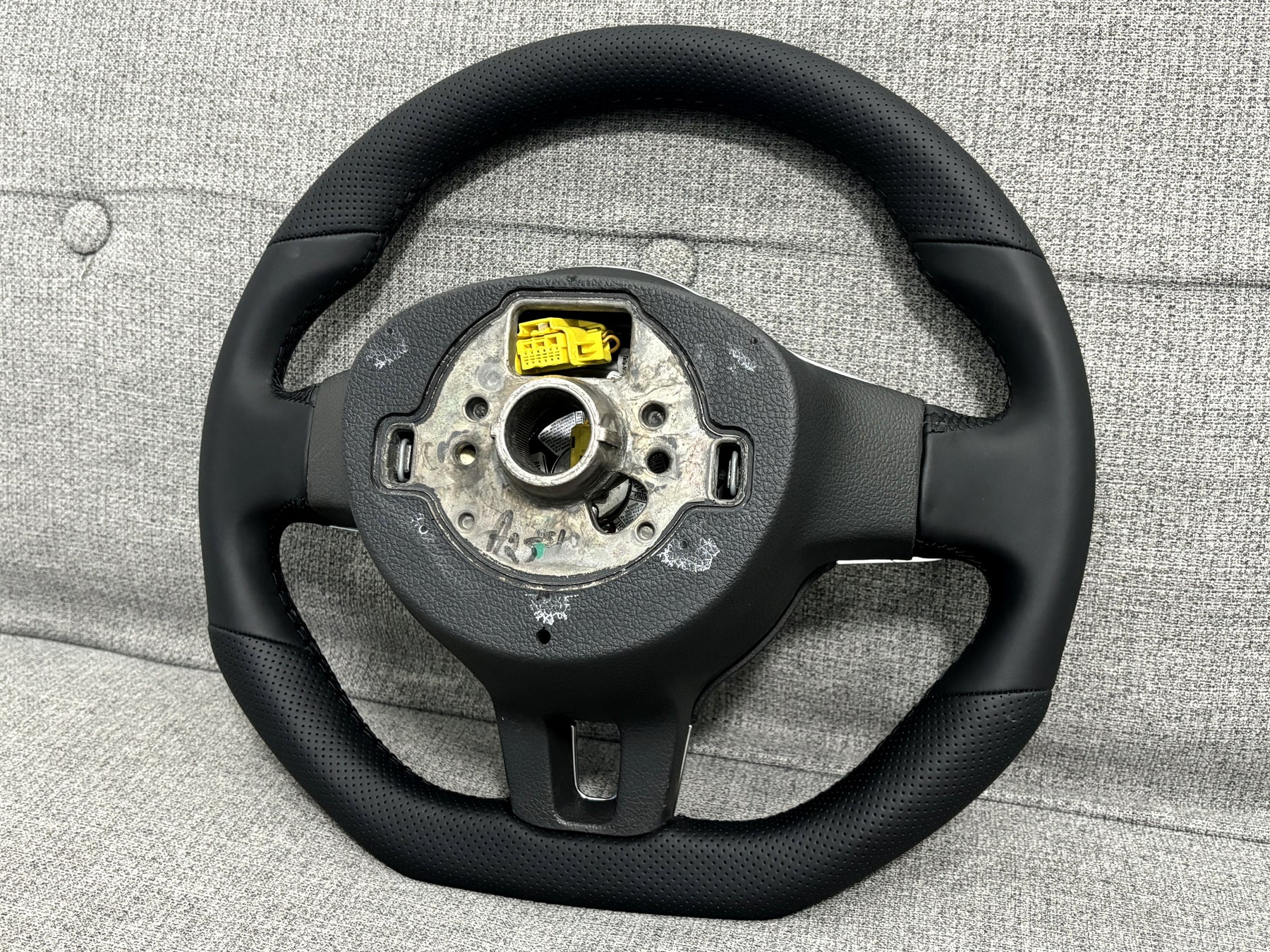 VW GOLF MK5 MK6 JETTA SCIROCCO MK3 T5.1 T6 Flat Bottom Steering Wheel Manual