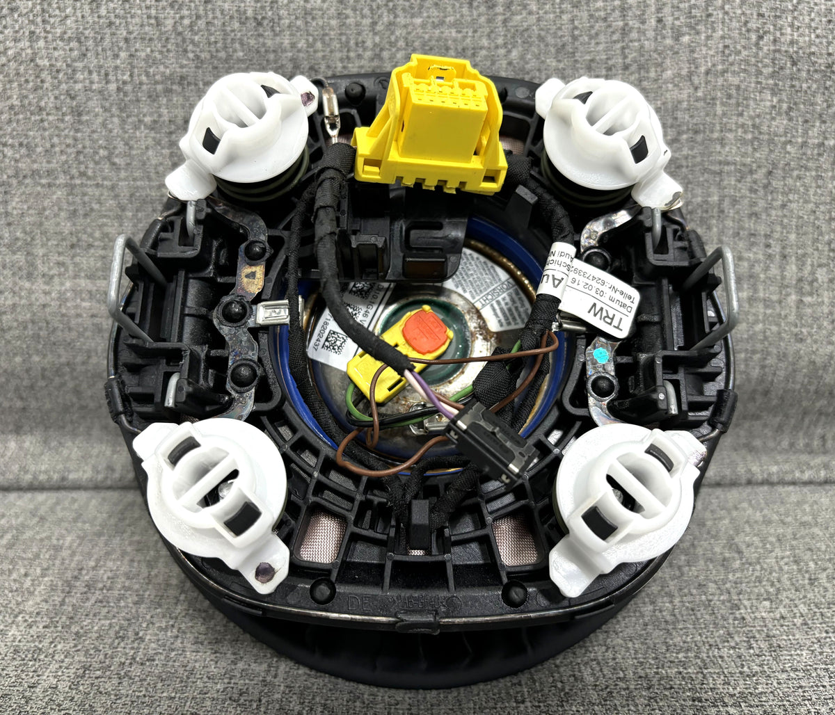 Audi A3 S3 RS3 8V A1 8X Q3 RSQ3 8U Steering Wheel SRS Bag Leather 8V0880201