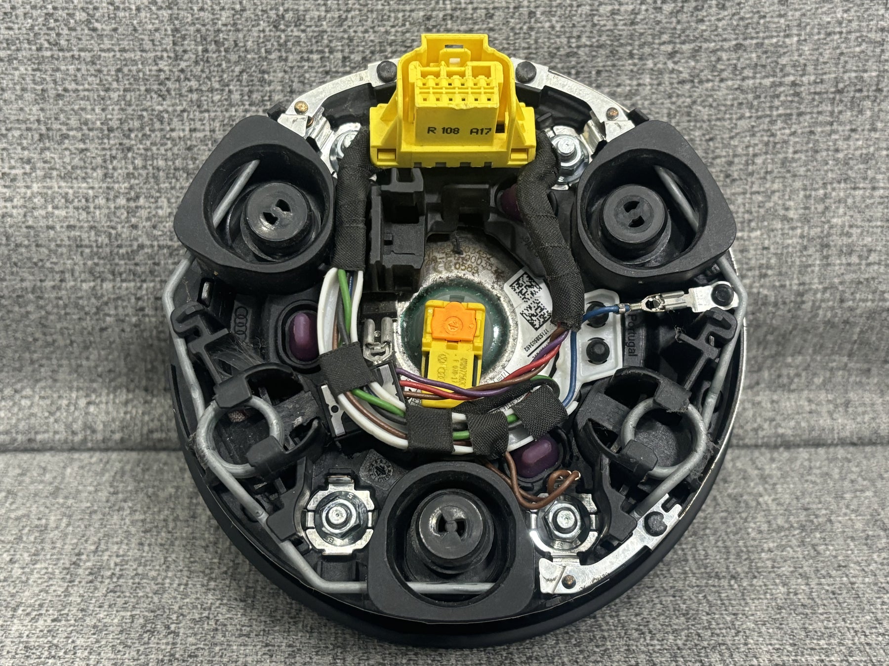 Audi A3 S3 RS3 8V Q2 Steering Wheel Airbag 8V0880201 81A880201