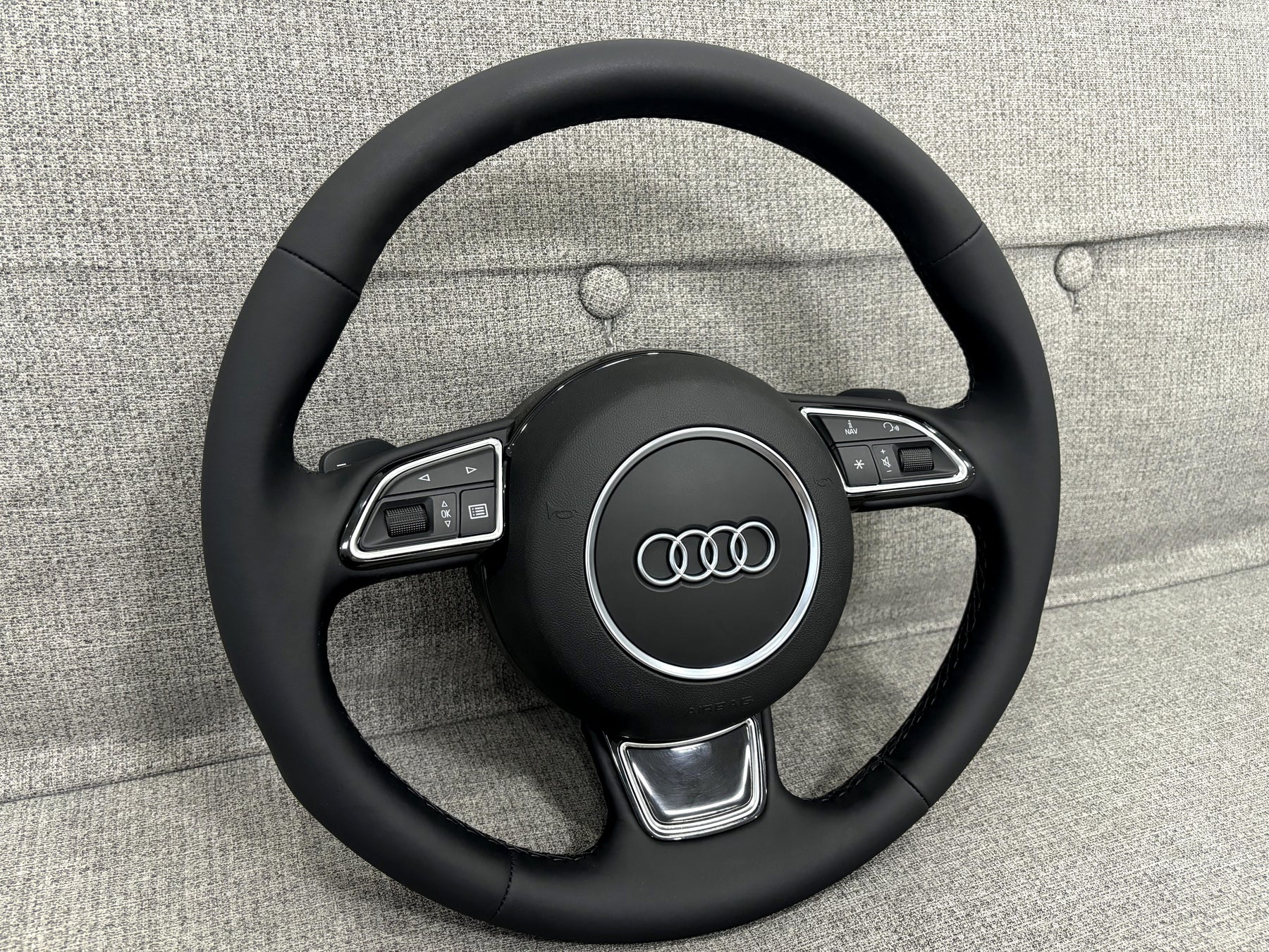 AUDI A4 A5 A6 A7 A8 Q5 Q7 B8 C7 4G 8R Leather Round Steering Wheel With Paddles