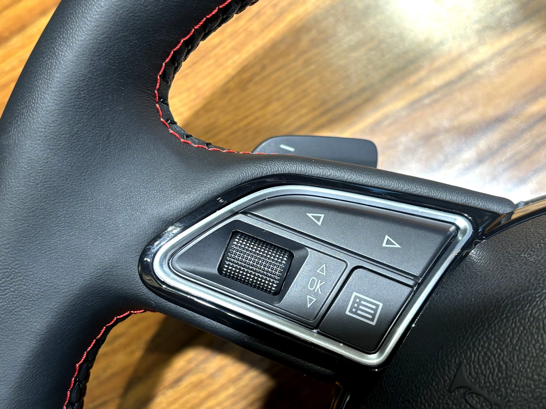 Audi A6 C7 A7 A8 S6 S7 S8 RS6 A4 A5 Q5 Leather Flat Bottom S Line Steering Wheel