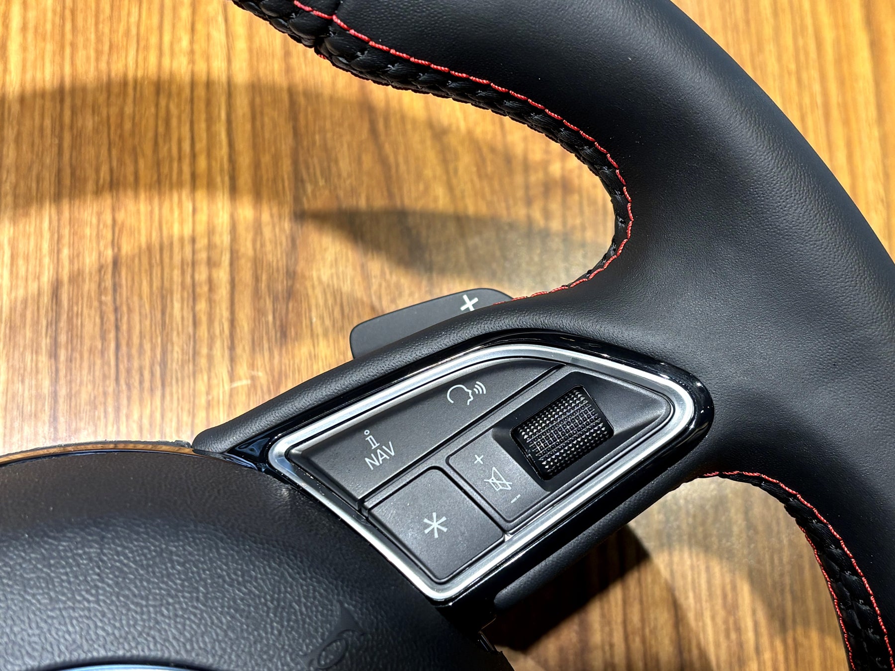 Audi A6 C7 A7 A8 S6 S7 S8 RS6 A4 A5 Q5 Leather Flat Bottom S Line Steering Wheel