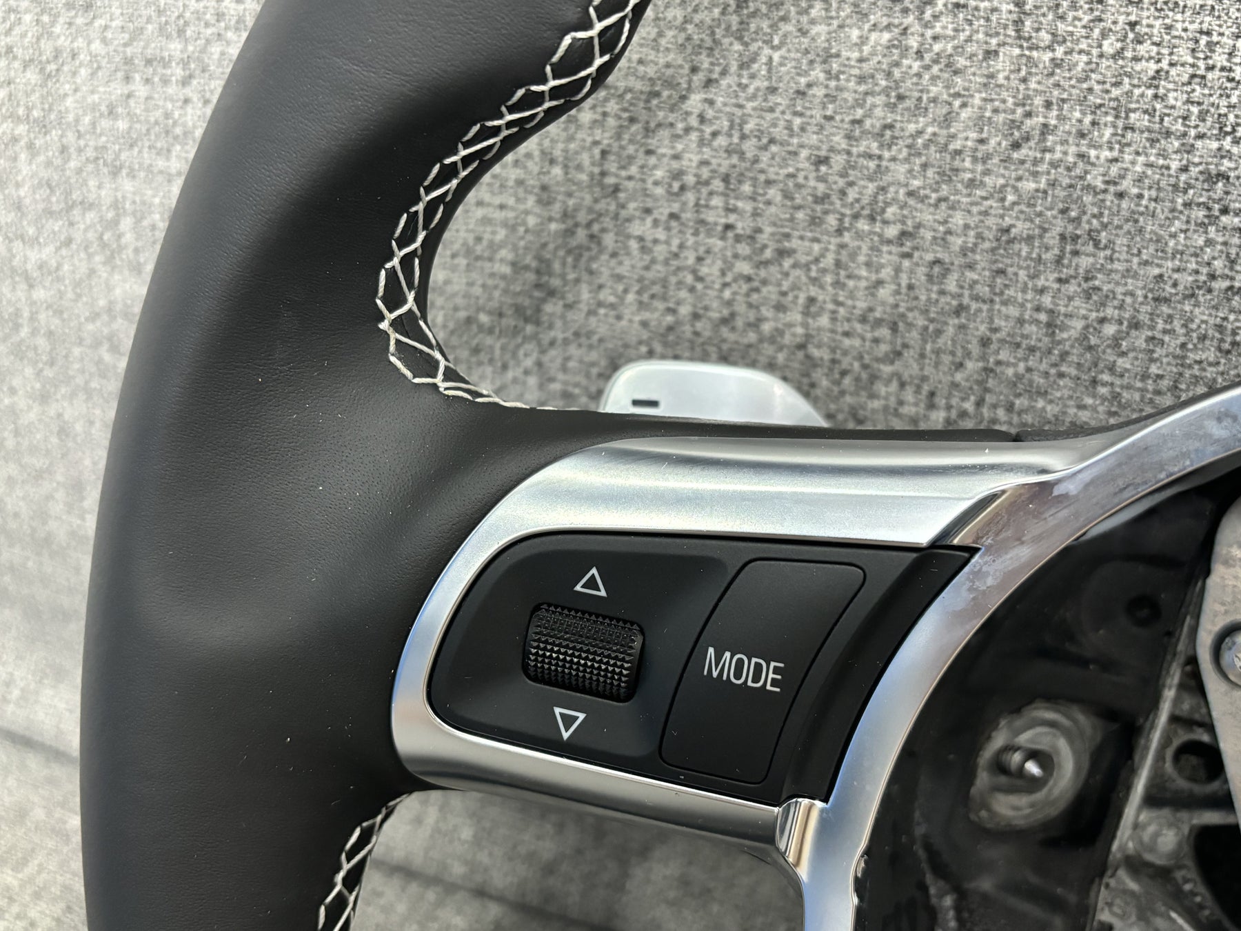 Audi TT TTS A3 S3 RS3 A6 S6 RS6 S4 S5 R8 Flat Bottom Steering Wheel *Genuine New