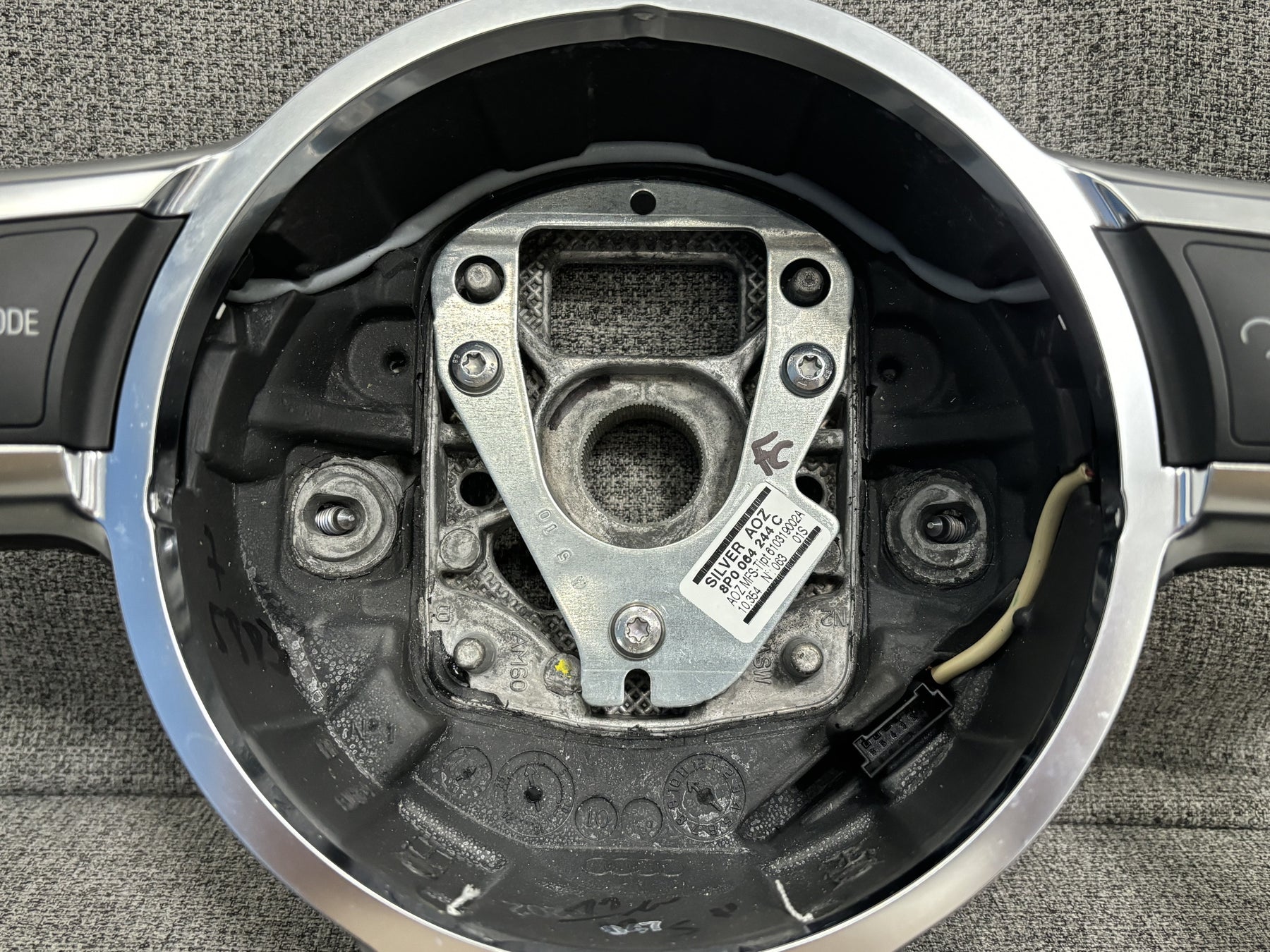 Audi TT TTS A3 S3 RS3 A6 S6 RS6 S4 S5 R8 Flat Bottom Steering Wheel *Genuine New