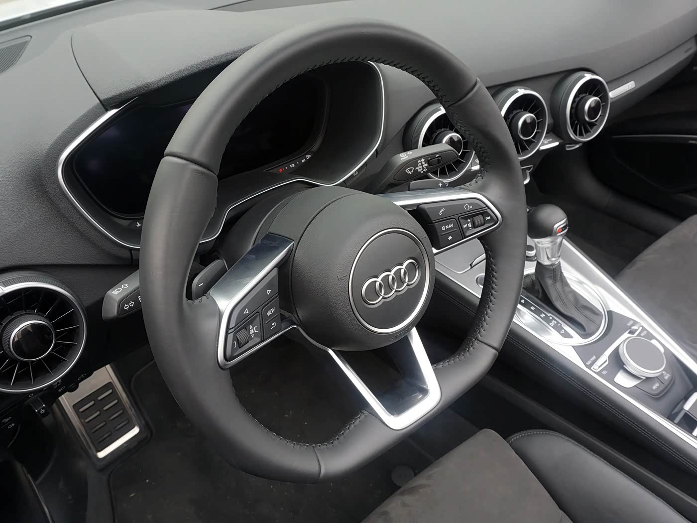 Audi TT TTS RS Mk3 Flat bottom D Type Sport Steering wheel 8S0419091E Original