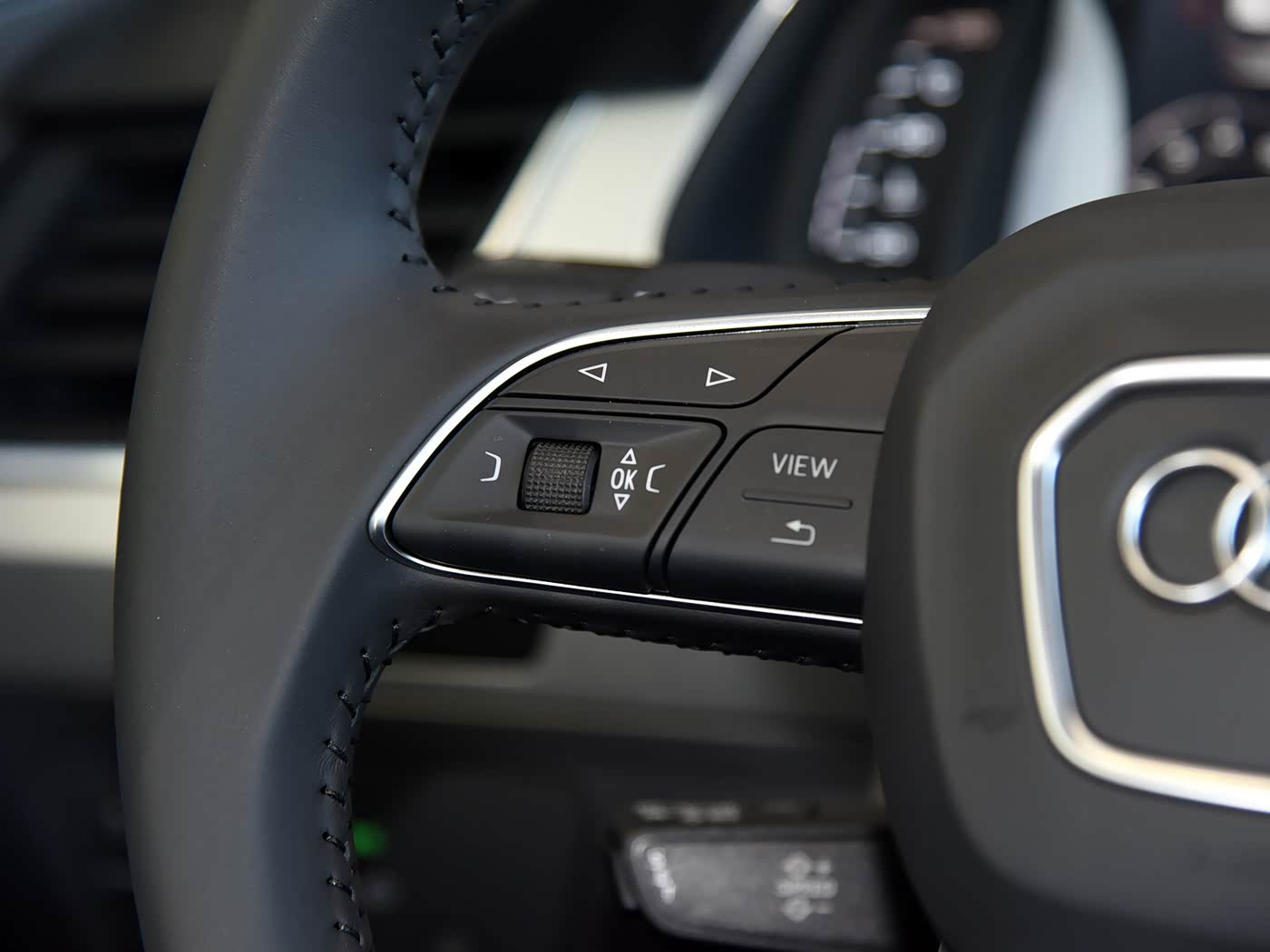 AUDI A4 B9 Allroad A5 F5 Q5 FY Q7 4M Q8 Round Leather Steering Wheel With Paddle