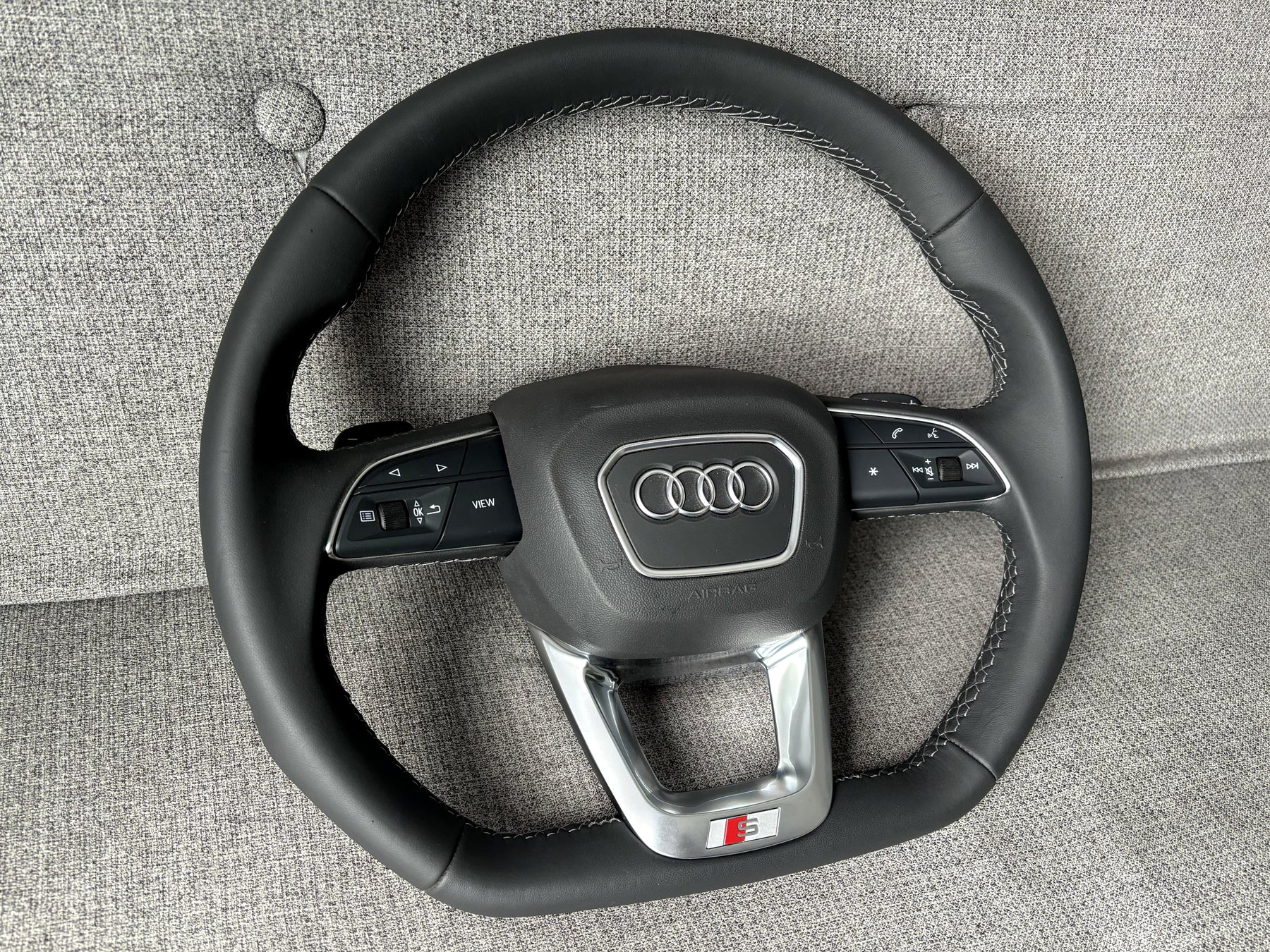 Audi Q5 SQ5 FY Q7 SQ7 Q8 Q3 A3 A4 A5 S5 S4 B9 Flat Bottom Steering Wheel S-Line