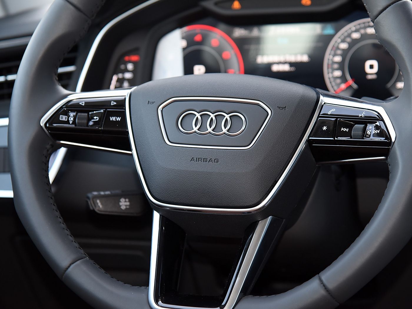 AUDI A6 A7 A8 Q6 E-tron C8 4G D4 Round Leather Steering Wheel With Paddles