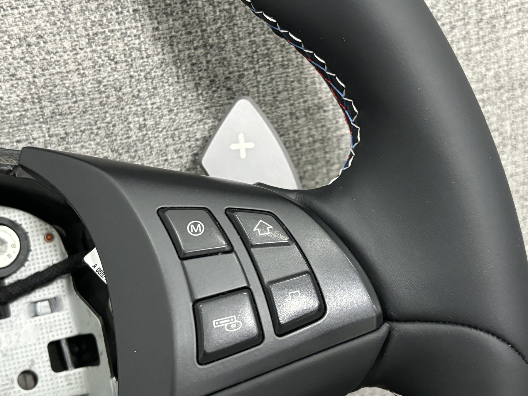 Genuine BMW E70 X5M E71 X6M M Steering Wheel With Paddels NEW Leather Retrimed