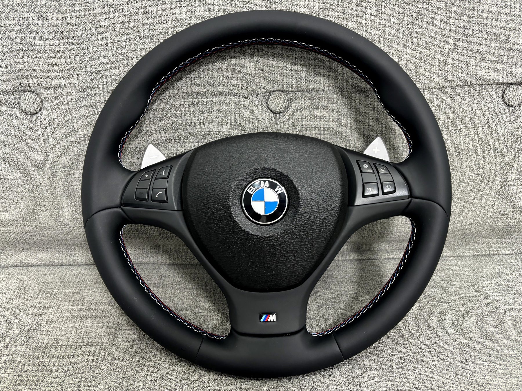 Genuine BMW E70 X5M E71 X6M M Steering Wheel With Paddels NEW Leather Retrimed