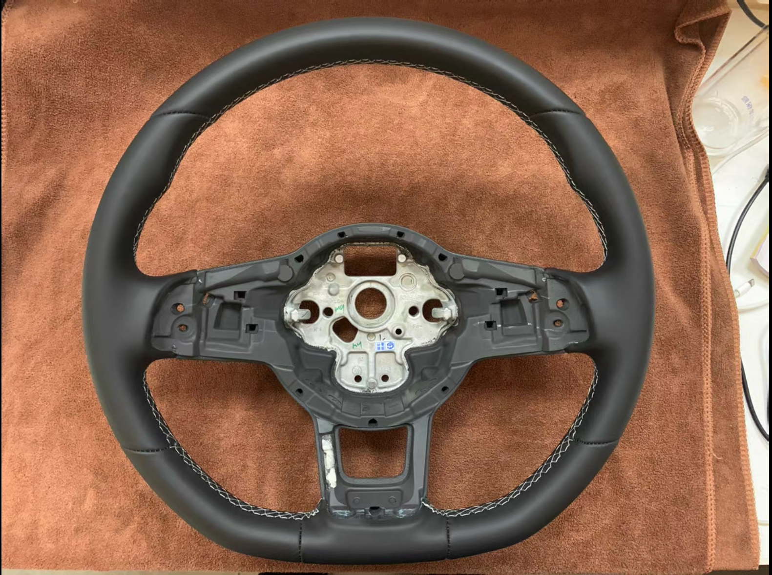 VW GOLF GTI TIGUAN POLO TOUAN PASSAT ARTEON R-LINE Flat Bottom Steering Wheel