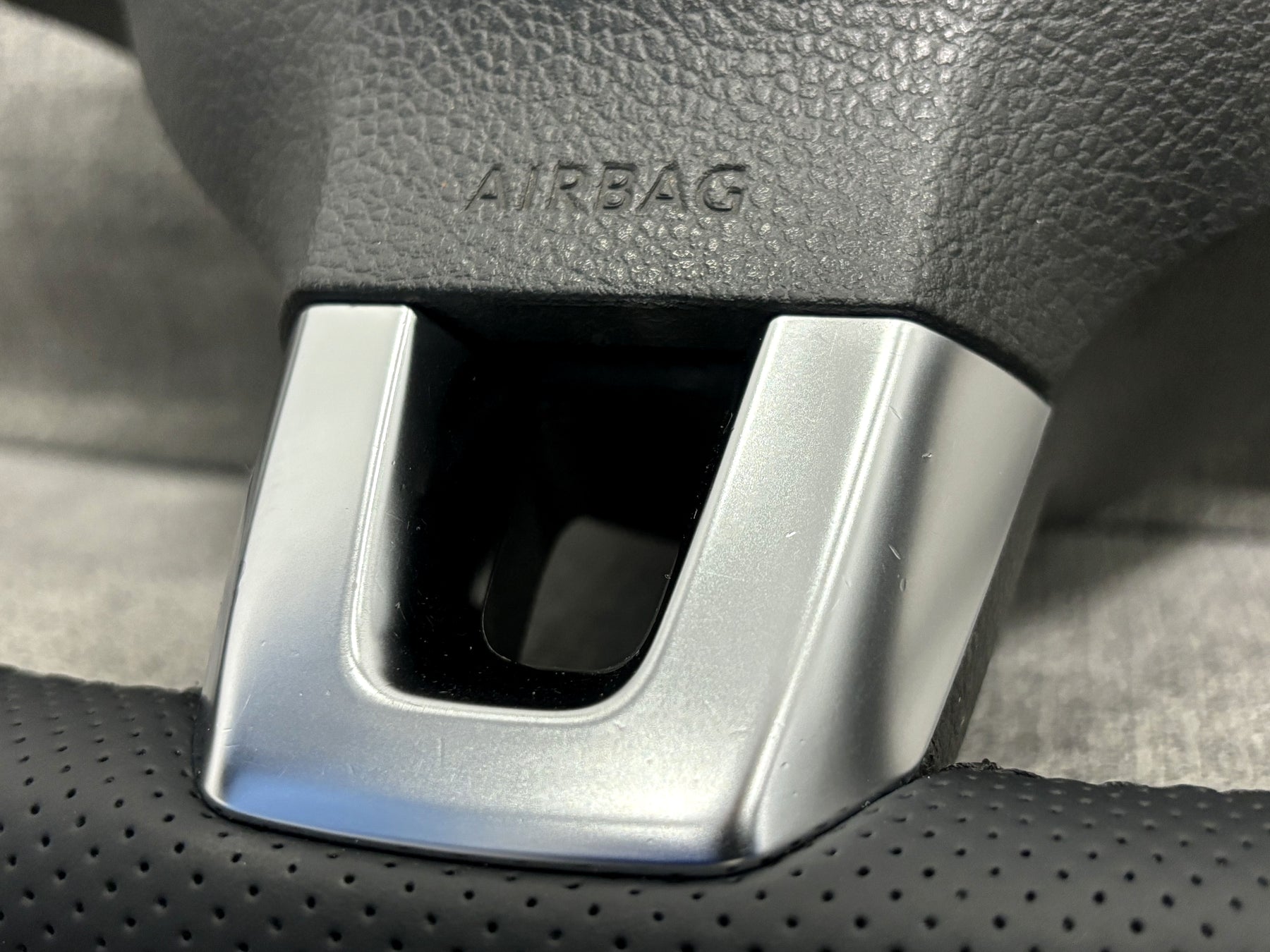 VOLKSWAGEN SCIROCCO MK3 GOLF MK6 FLAT BOTTOM STEERING WHEEL 1K8419091G GENUINE