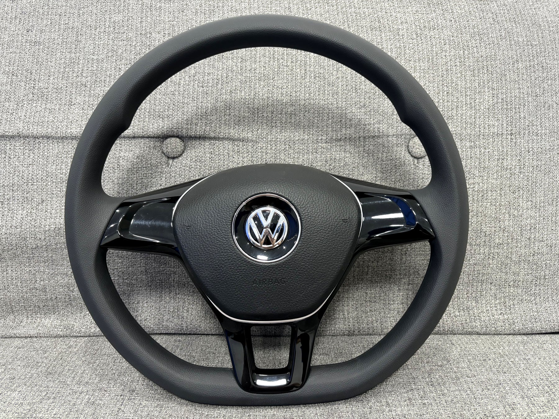 Volkswagen Rubber Flat Steering Wheel GOLF TIGUAN JETA POLO CADDY T5.1 T6 Amarok