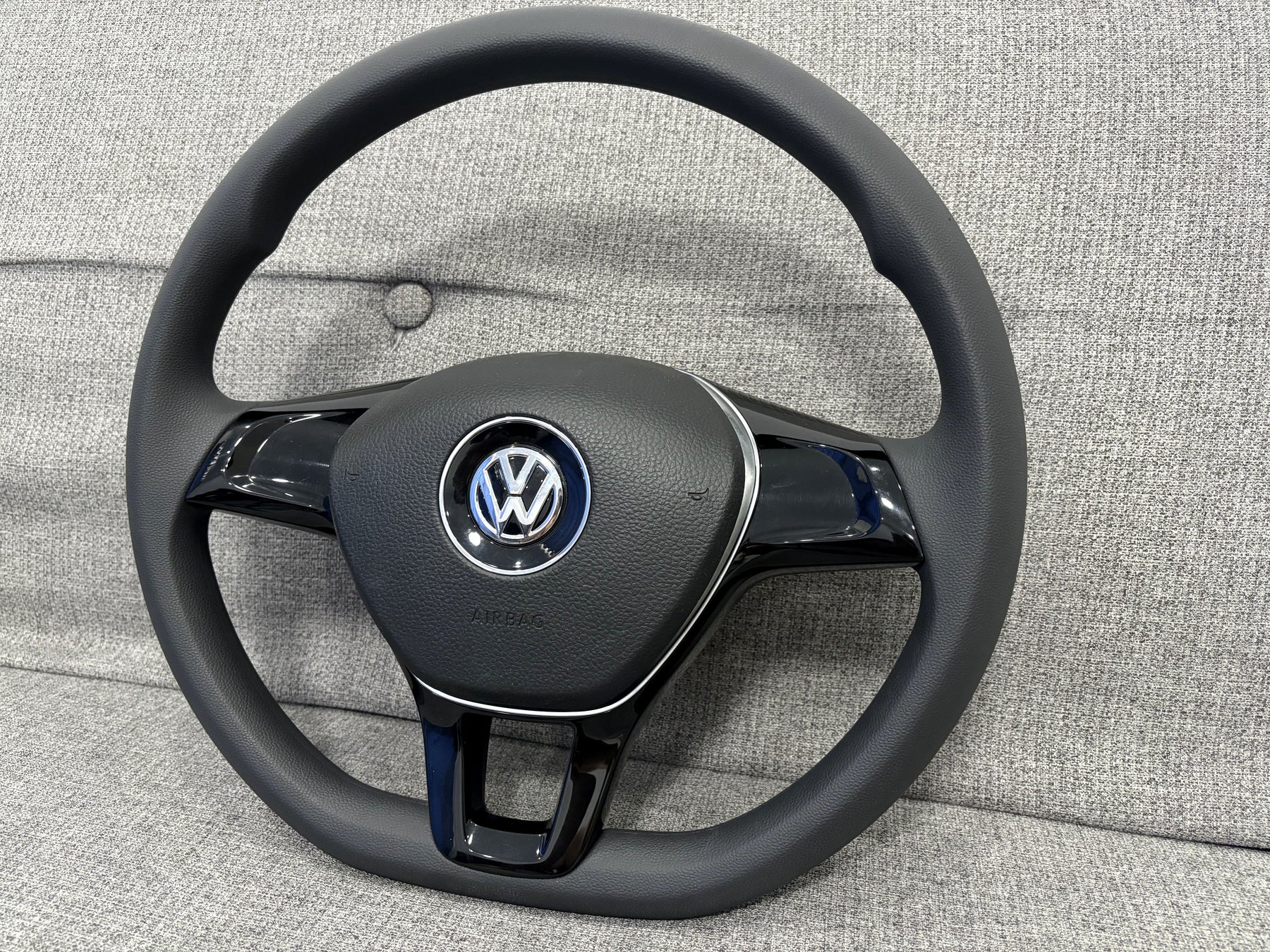 Volkswagen Rubber Flat Steering Wheel GOLF TIGUAN JETA POLO CADDY T5.1 T6 Amarok