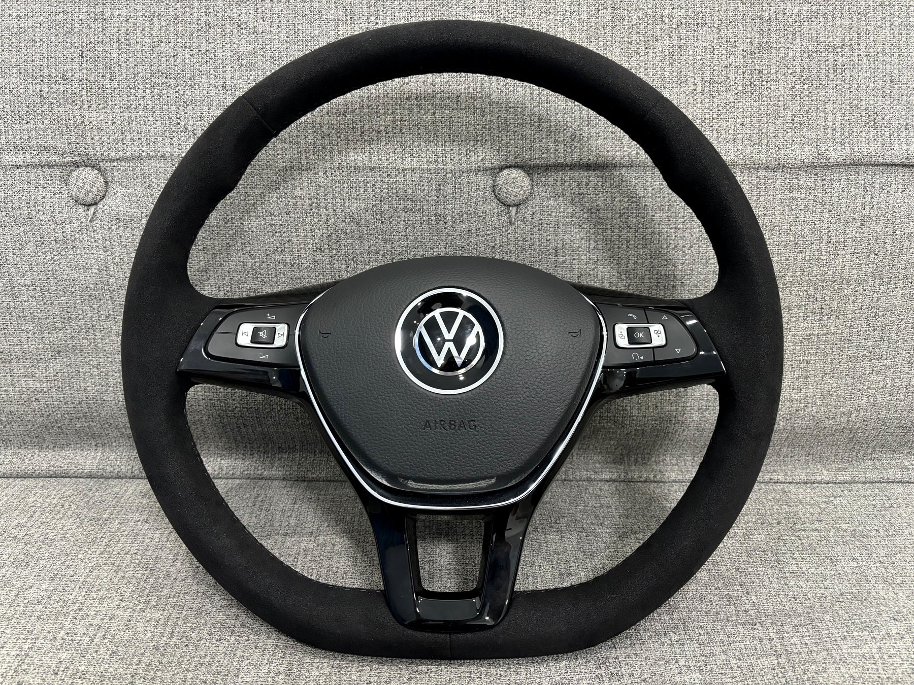 VW Golf7 Polo T-roc Passat B8 Tiguan T5 T6 Jetta Touran Alcantara Steering Wheel