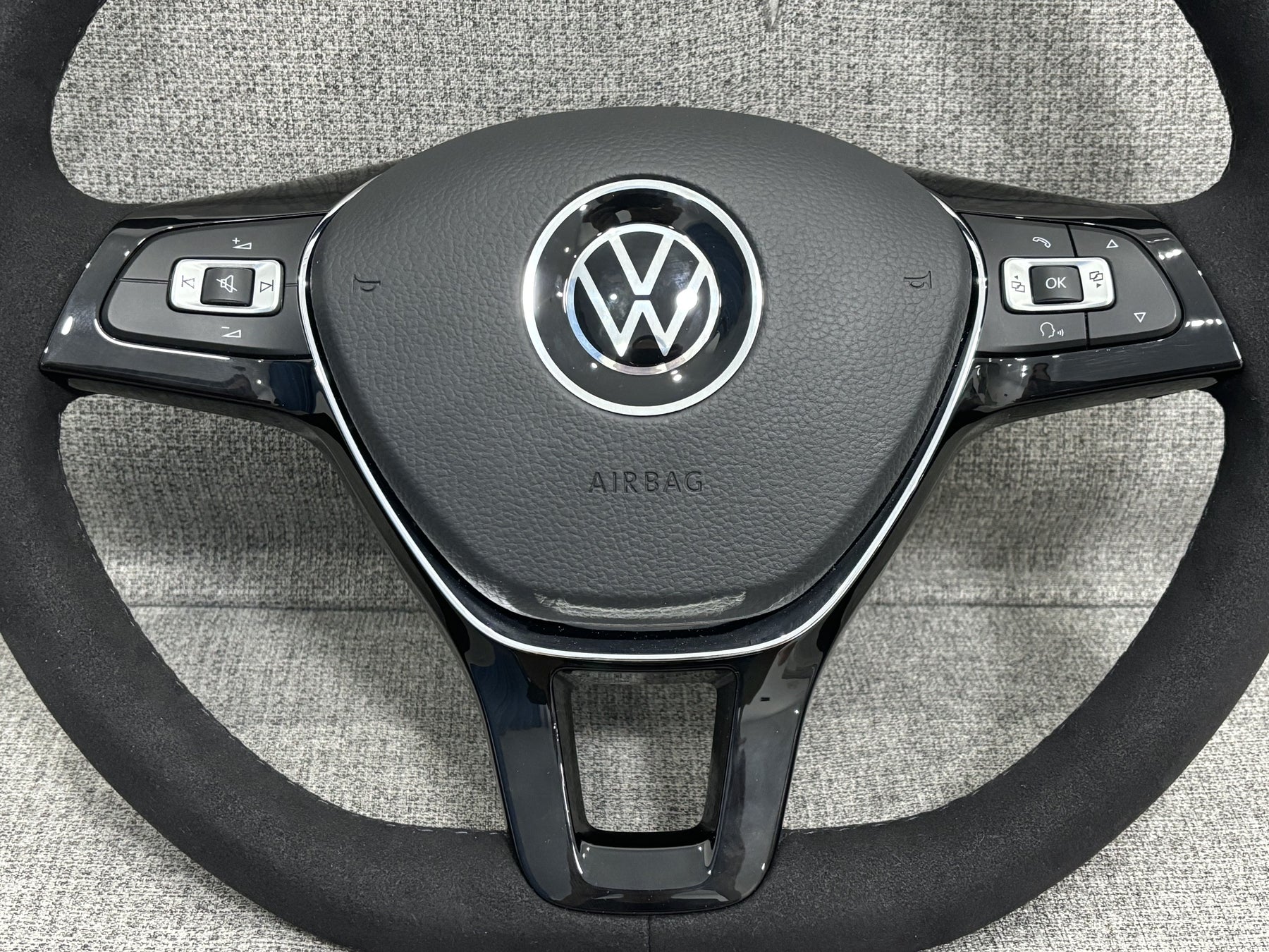 VW Golf7 Polo T-roc Passat B8 Tiguan T5 T6 Jetta Touran Alcantara Steering Wheel