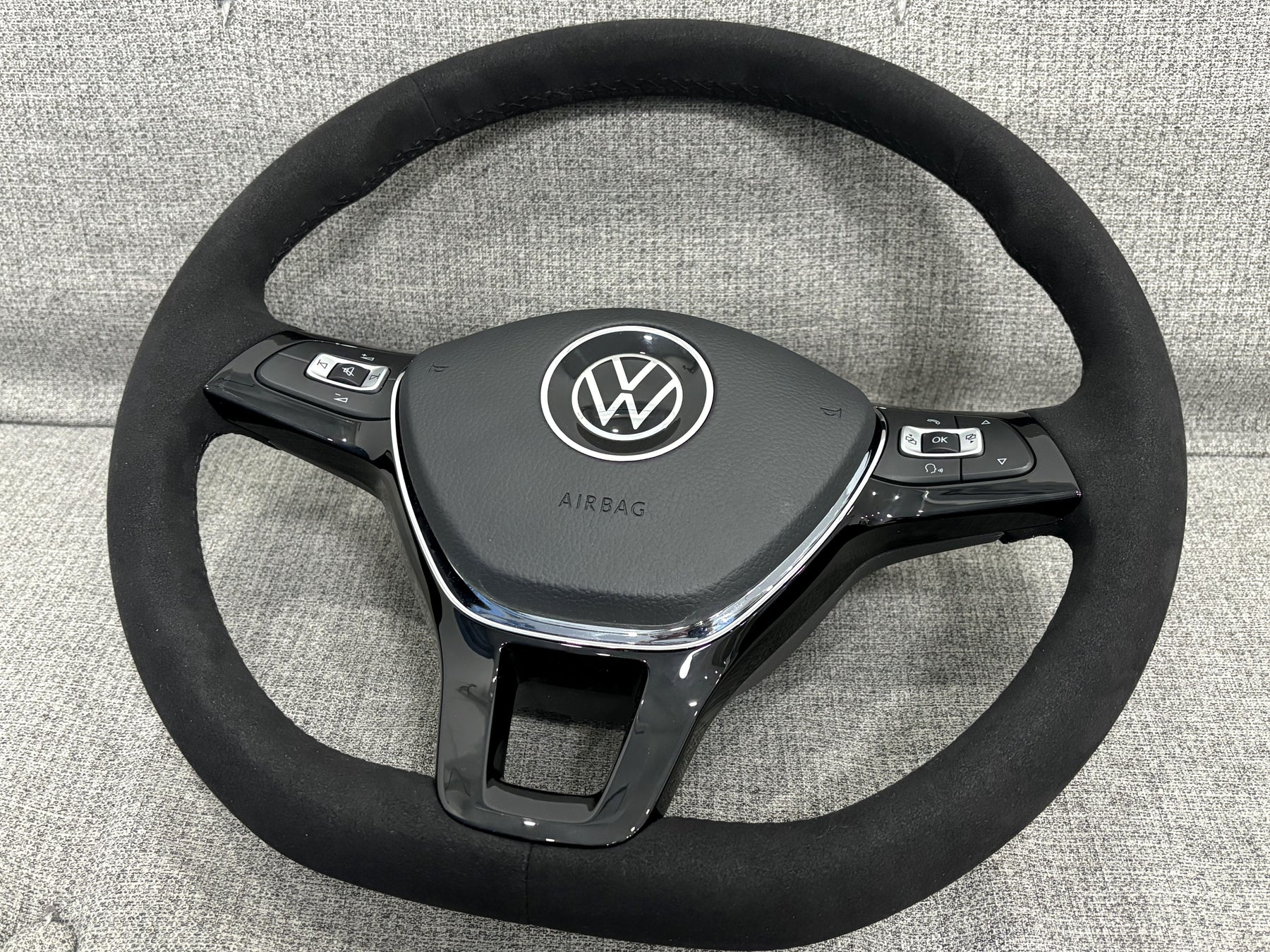 VW Golf7 Polo T-roc Passat B8 Tiguan T5 T6 Jetta Touran Alcantara Steering Wheel