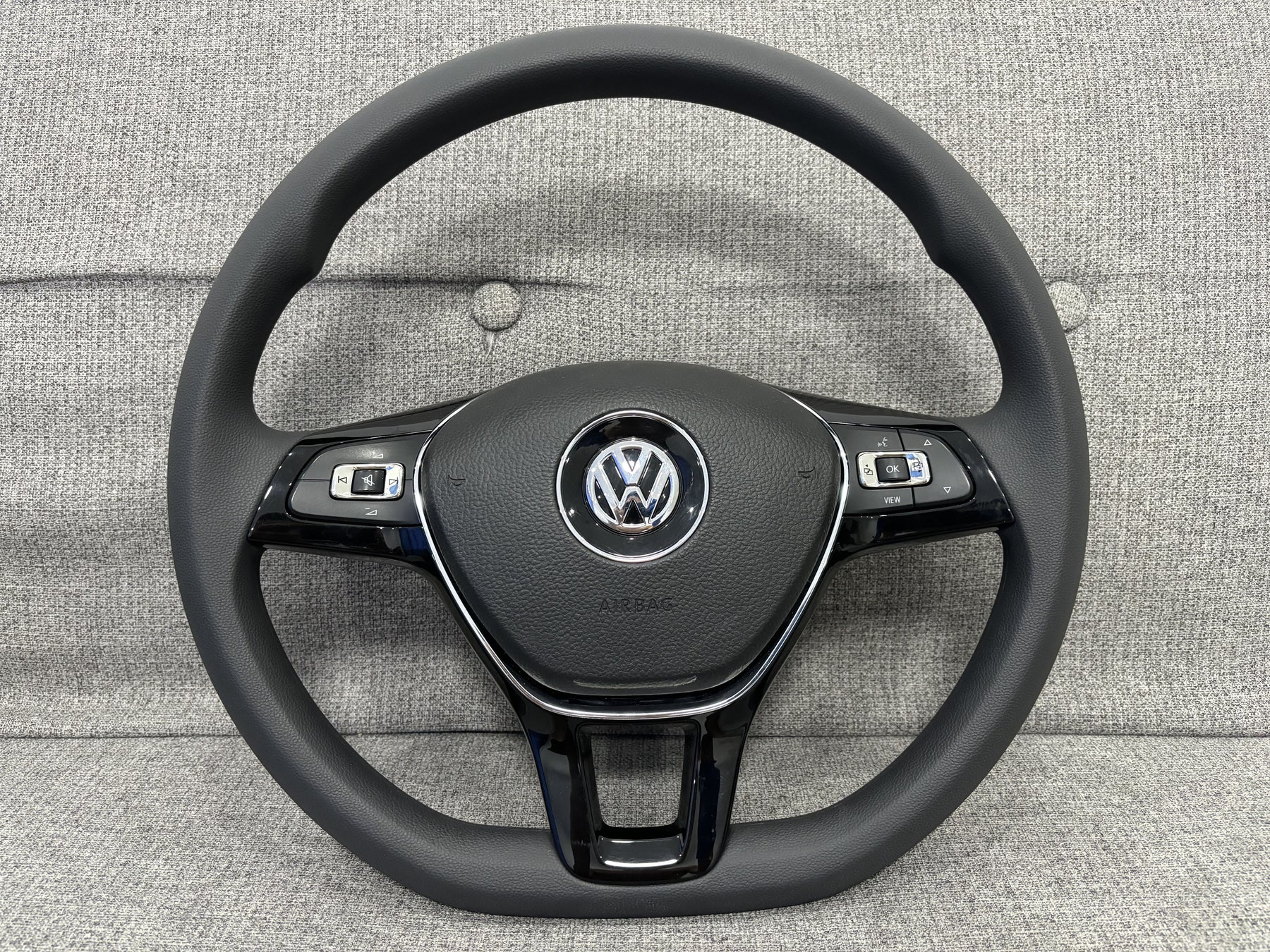 VW Golf7 Polo T-roc Passat B8 Tiguan T5.1 T6 Jetta Touran Rubber Steering Wheel