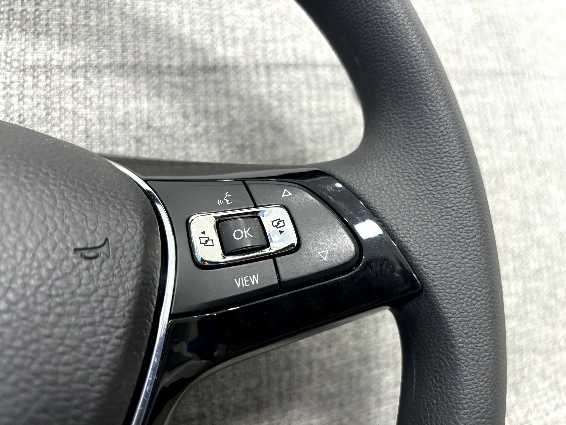 VW Golf7 Polo T-roc Passat B8 Tiguan T5.1 T6 Jetta Touran Rubber Steering Wheel