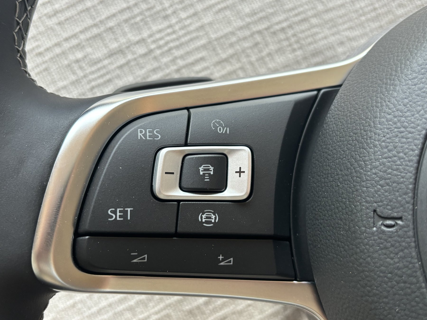 VW R-Line Steering Wheel Golf Mk7 T-Roc Polo Touran Tiguan Scirocco Gti *Genuine