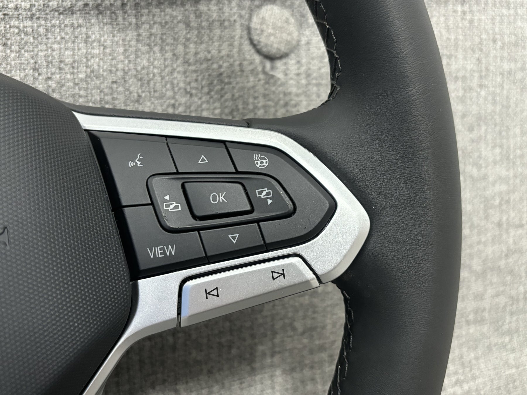 VW MK8 Flat Bottom Steering Wheel Acc Leather Golf Polo T6 Tiguan Touran Genuine