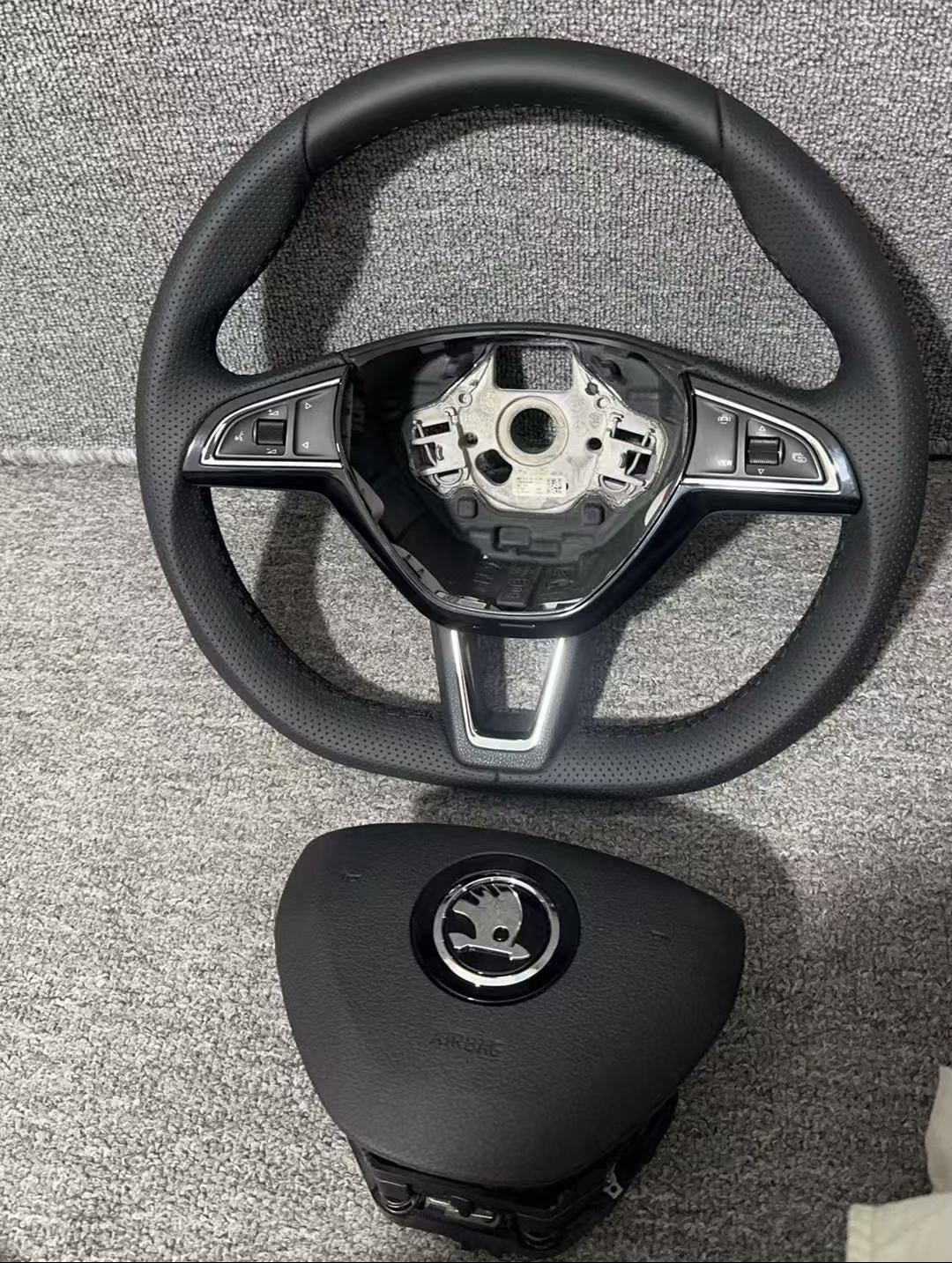 Skoda MK3 OCTAVIA YETI SUPERB RAPID Flat Buttom Leather Steering Wheel VRS Manua