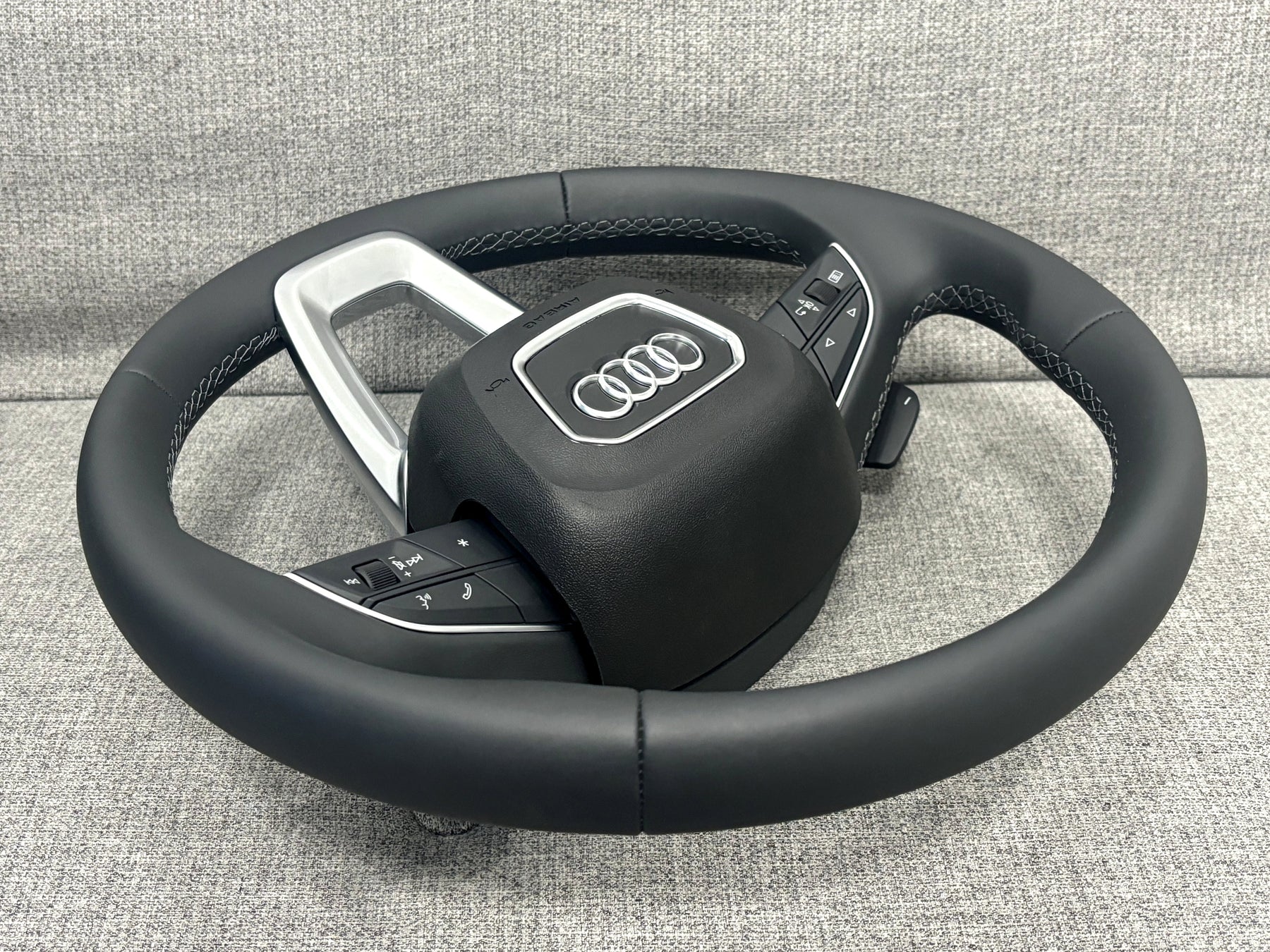 Audi A1 GB A3 8Y Q2 Q3 F3 Multifunctional Leather Steering Wheel With Paddles