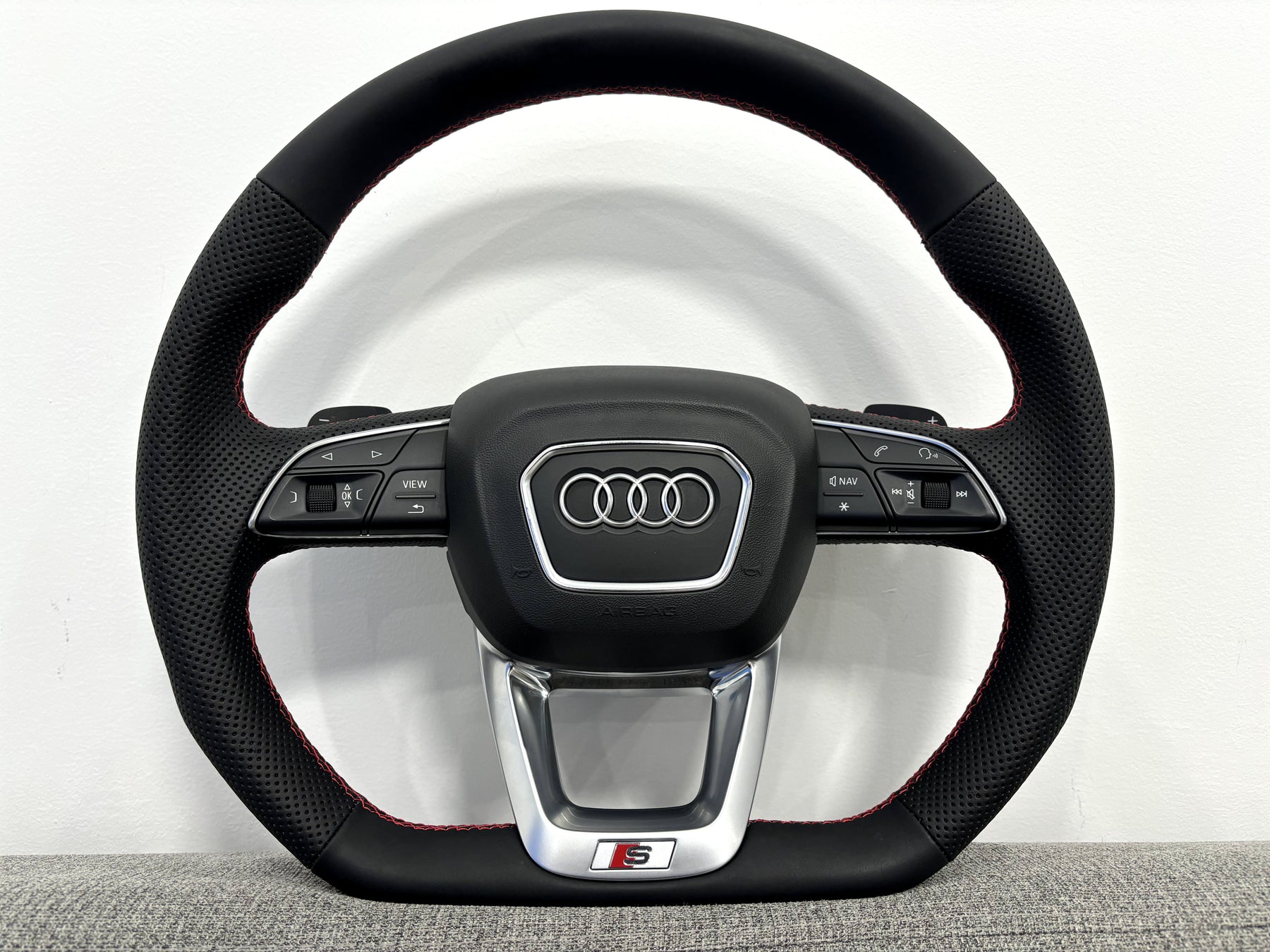 Audi Q3 SQ3 Flat Bottom Sport Multifunctional Steering Wheel With Paddles