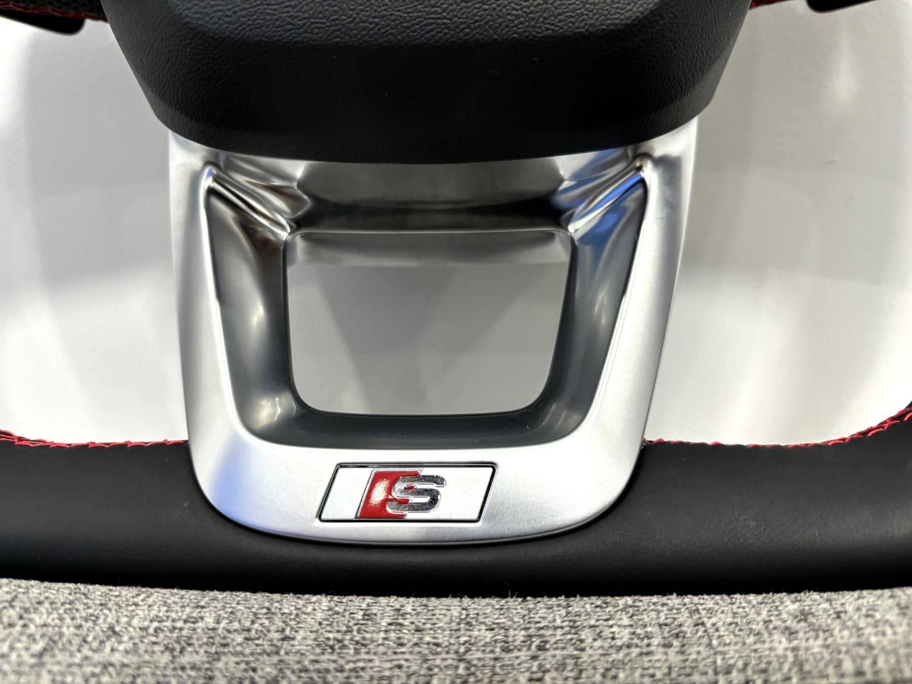 Audi Q3 SQ3 Flat Bottom Sport Multifunctional Steering Wheel With Paddles