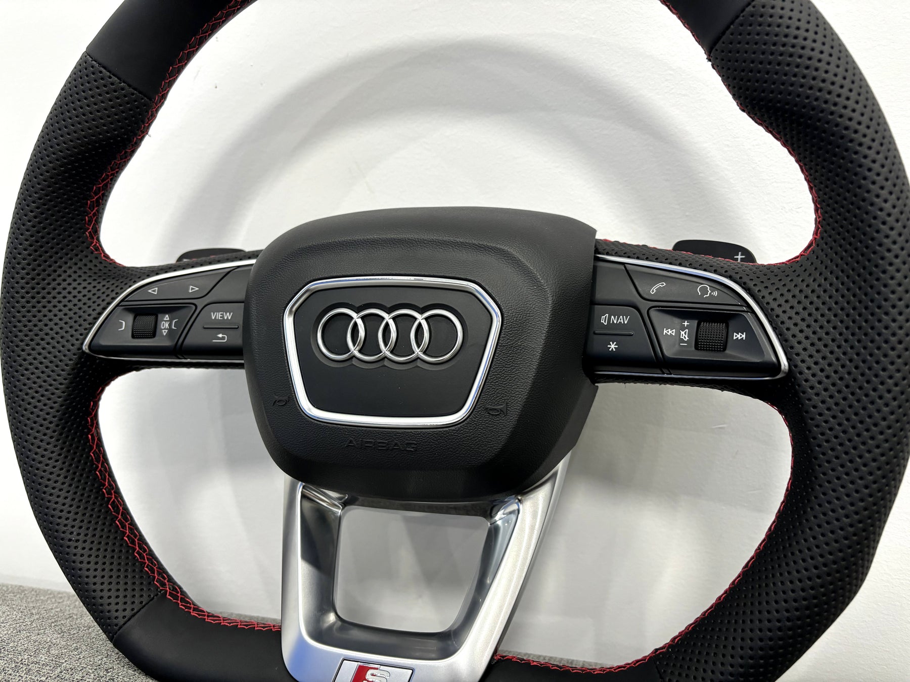 Audi Q3 SQ3 Flat Bottom Sport Multifunctional Steering Wheel With Paddles